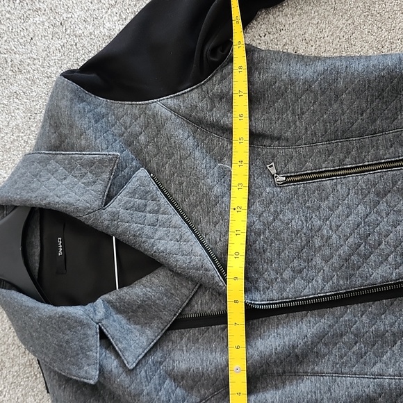 TAHARI Soft Quilted Zip Jacket With Pockets, Black/Grey, Sz Medium, EUC - Picture 7 of 7